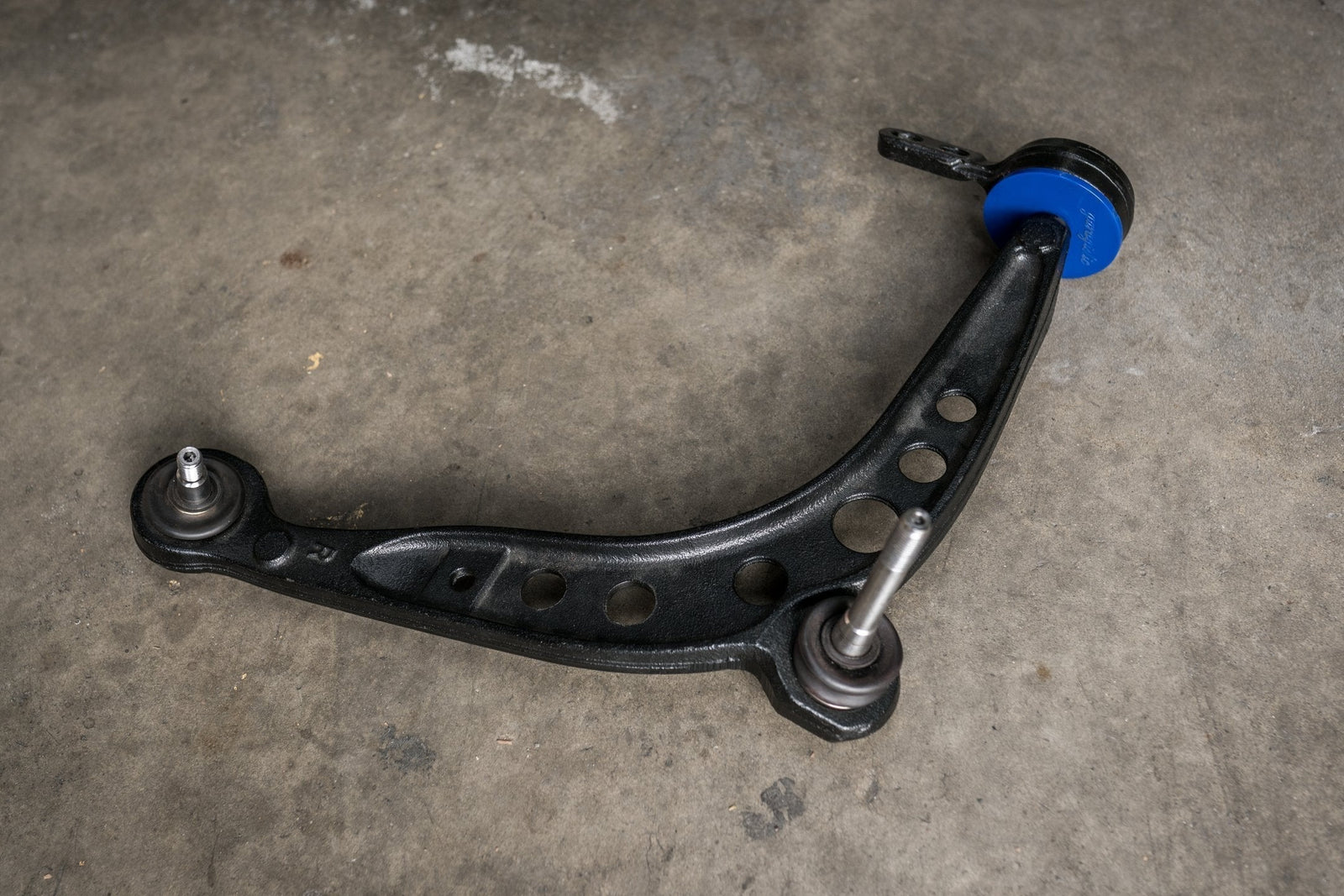 News-Symptoms of Faulty E30 Control Arm Bushings-Garagistic-grip-drift-bmw-e30-e36-e46