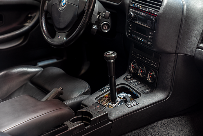 E36 "PRO" Self Centering Chassis Short Shifter-Solid mount shifter-Garagistic-Black Anodized-Short-Delrin Vintage W/Emblem-Garagistic