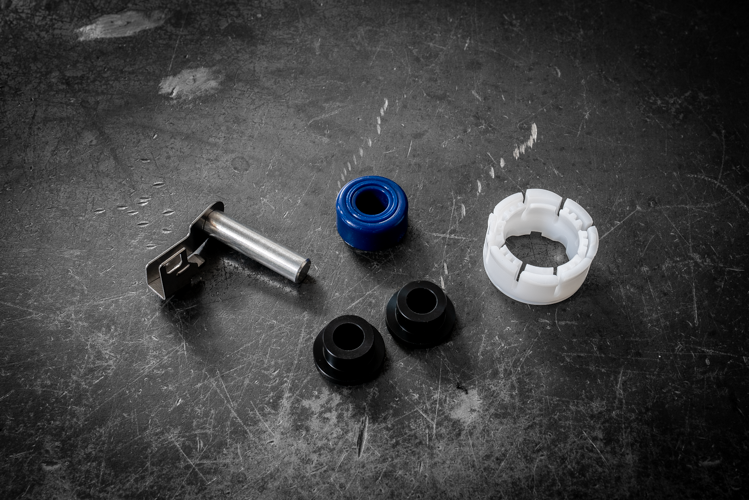 gear bushings E30 Polyurethane Round Shifter Bushing Kit exclusive at Garagistic Standard / No rear carrier assembly