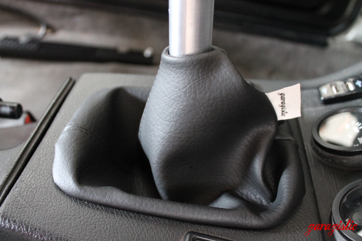 E30 Manual Shifter Boot for Garagistic Solid Shifter (316, 318, 325