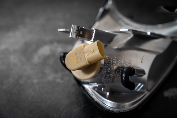 BMW E46 DEPO Euro Clear Corner Lights for 2000-2001 3 Series 2DR/M3 - 63126904299, 63126904300-Exterior Lights-grip-drift-Garagistic-bmw