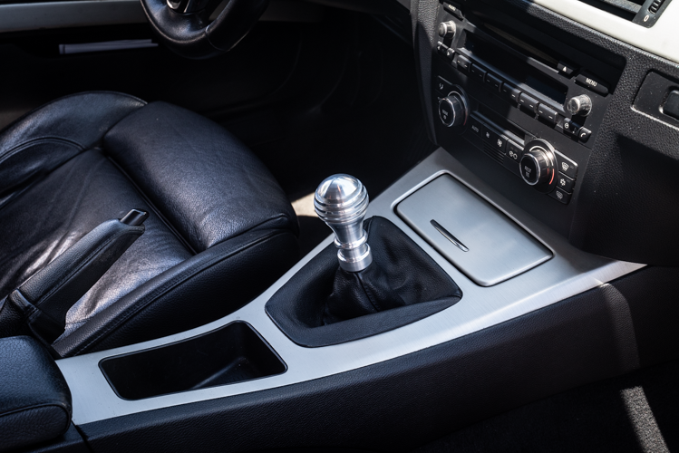 bmw gear shift Garagistic Honeycomb Aluminum Shift Knob for BMW E82, E92, E30, E34, Bare Aluminum