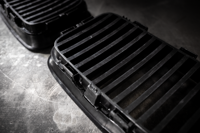 E36 (92-95) Matte Black Kidney Grille Set - 51138122237, 51138122238