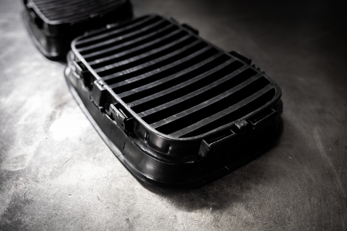 E36 (92-95) Matte Black Kidney Grille Set - 51138122237, 51138122238