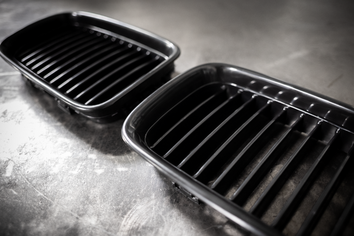 E36 (92-95) Matte Black Kidney Grille Set - 51138122237, 51138122238