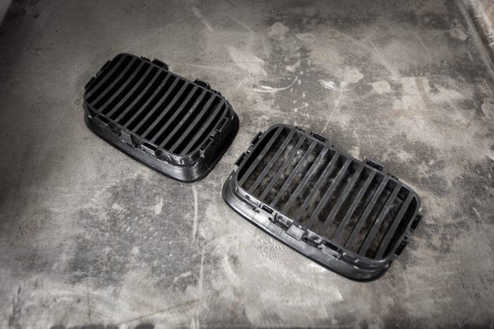 E36 (92-95) Matte Black Kidney Grille Set - 51138122237, 51138122238