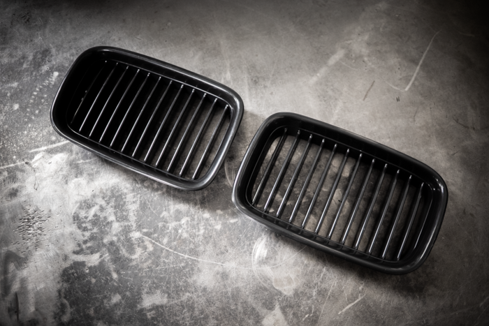 E36 (92-95) Matte Black Kidney Grille Set - 51138122237, 51138122238