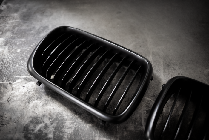 E36 (96-99) Matte Black Kidney Grille Set - 51138195151, 51138195152