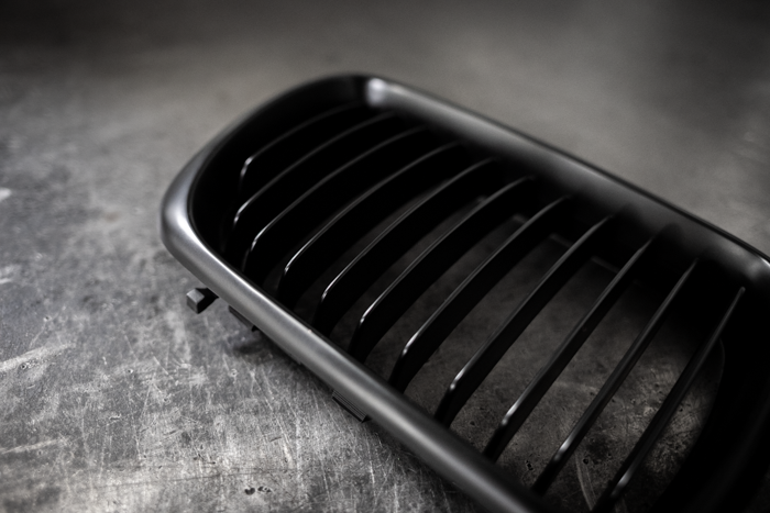 E36 (96-99) Matte Black Kidney Grille Set - 51138195151, 51138195152