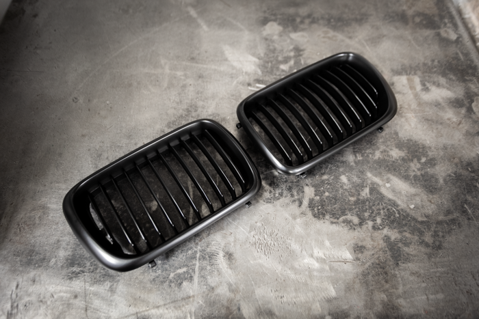 E36 (96-99) Matte Black Kidney Grille Set - 51138195151, 51138195152